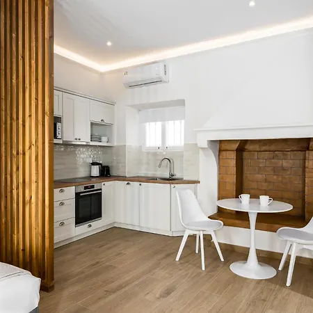 Casa Milonopoulos By Konnect, & Main House